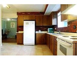 Real estate property in Newmarket - kitchen in the house