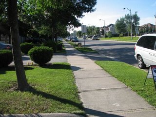 Who are the neighbors of this house?